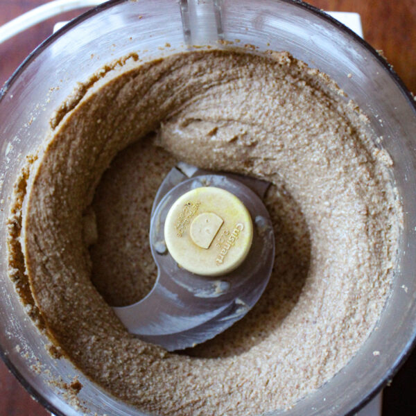 Best Homemade Almond Butter With Just Almonds & Salt