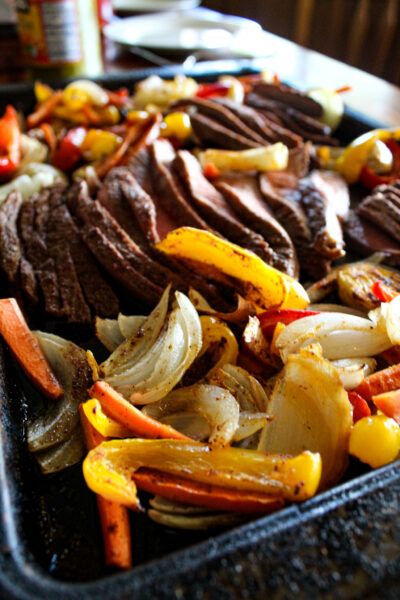 sheet pan steak fajitas