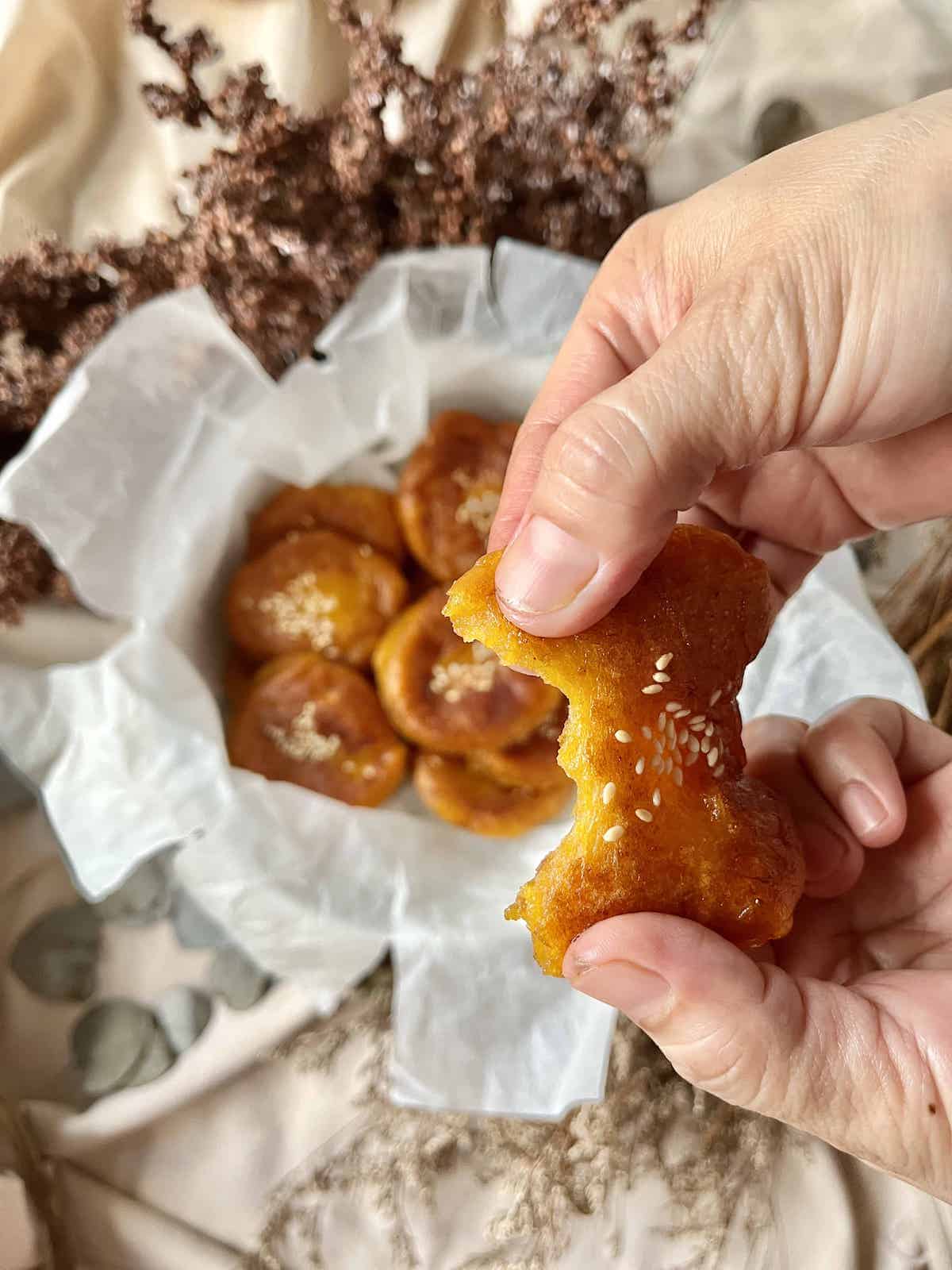 chinese glutinous pumpkin cake with sesame seeds