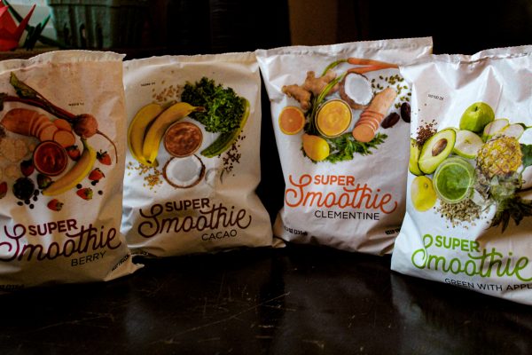 Four smoothie flavor pouches