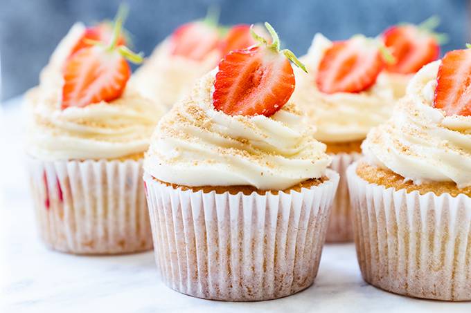 Cupcakes with strawberry toppings