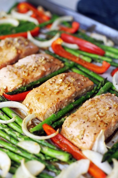 sheet pan salmon with asparagus