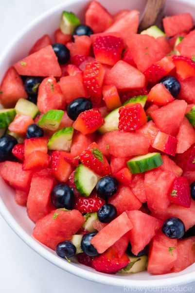 watermelon salad with cucumber and mint