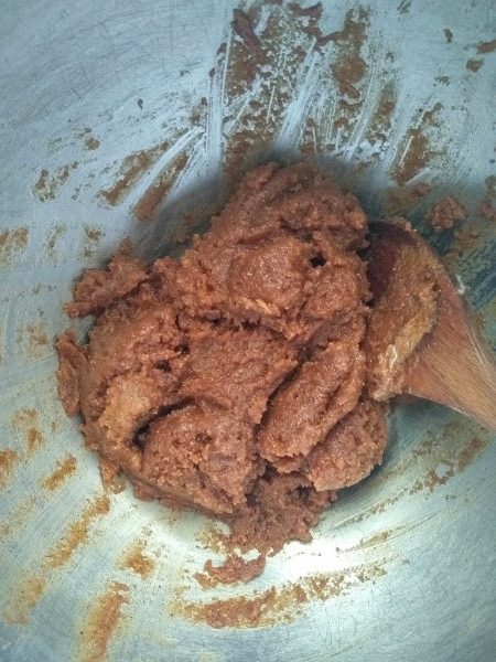 Mixed wet ingredients in mixing bowl (no butter)